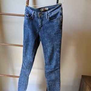 Levi's low waist skinny jeans - 25"